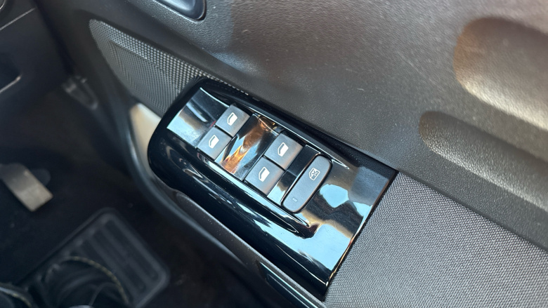 Citroen C3 1.2 PureTech 83 Flair Plus 5dr Petrol Hatchback